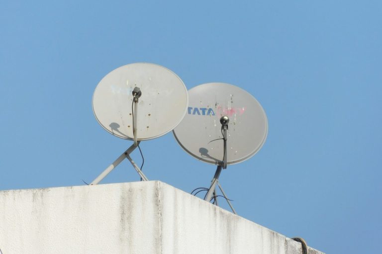 Satelliten- und Antennentechnik